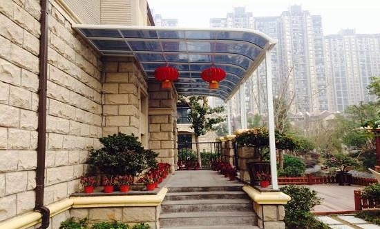 耐力板廠家介紹：玻璃雨棚與耐力板雨棚的區(qū)別有哪些？已推薦